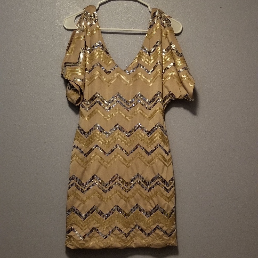 tight zigzag glitter dress